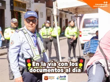 En la vía con los documentos al día