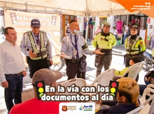 En la vía con los documentos al día