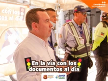 En la vía con los documentos al día
