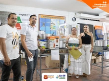 Entrega de menajes, estufas y otros elementos para restaurantes escolares