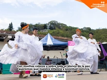 Muchas sonrisas con el arte pedagógico para una niñez y juventud sana