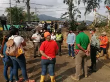 Campaña de limpieza y recuperación de espacios públicos en el Parque Ragonessi de San Gil