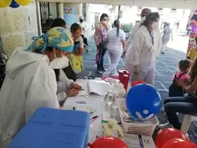 GRAN VACUNATÓN CONTRA LA RUBEOLA Y EL SARAMPIÓN