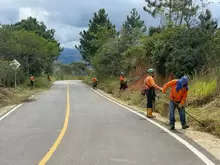 Mantenimiento a la vía que conduce al Aeropuerto Los Pozos de San Gil