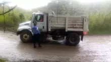 Se prohíbe el paso a los vehículos de carga, en la vía que comunica a San Gil con Cabrera