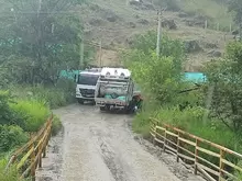 Se prohíbe el paso a los vehículos de carga, en la vía que comunica a San Gil con Cabrera