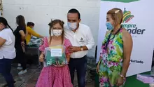 Se hace entrega de 50 uniformes y regalos sorpresa para los niños, jóvenes y adultos de la UAI