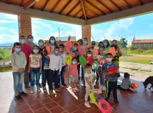 Jornada de entretenimiento y entrega de obsequios a los niños de nuestro campo