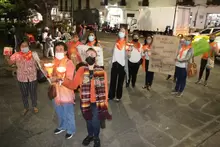 Desfile de faroles en el Día Internacional en Contra de la Violencia de la Mujer y Género