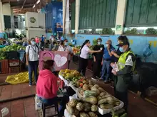 Recorrido por algunos sectores con actividad de reconocimiento y apoyo a la Mujer