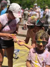 Gracias a los participantes de la caminata del color