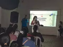 acompañamiento de la escuela de Padres del Colegio Mi Mundo Creativo