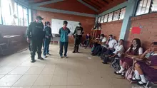 Orientación a estudiantes en el buen uso de redes sociales, manejo de emociones y sistema de responsabilidad penal