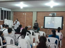 Se realizó acompañamiento a la Escuela de Padres del Colegio San Carlos