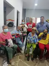 Se continua en la entrega de elementos de vestir para para nuestros Adultos Mayores del Municipio