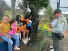 Se realizó visita al sector Rural en la Escuela La Laja, llevando recreación a los niños y promoviendo la Unión Familiar