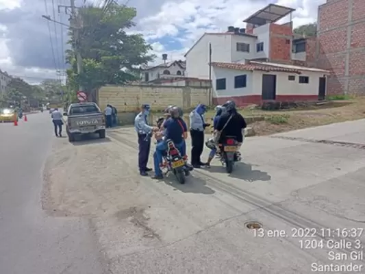 Control de flujo vehicular y verificación de documentos